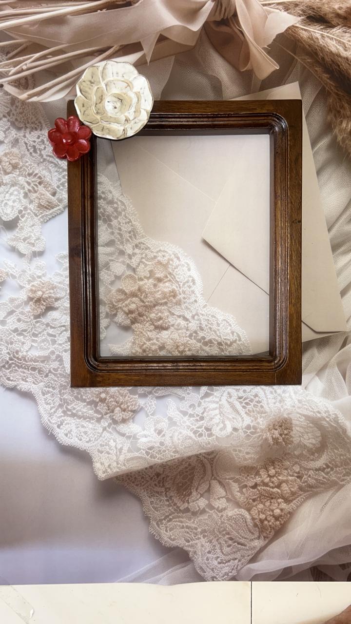Handcrafted Sheesham Wood Photo Frame with Floral Accents – Hand Painted Wall Décor