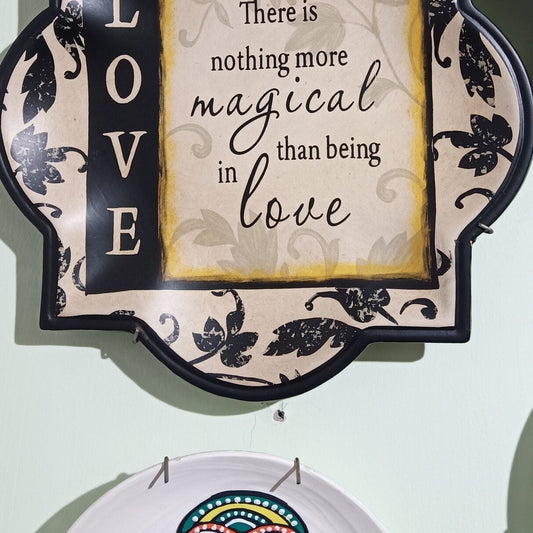 Wall plate motivating black and white (love)