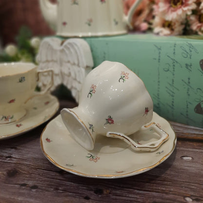 Porcelain Cup & Saucers with Scattered Flower Set of 6