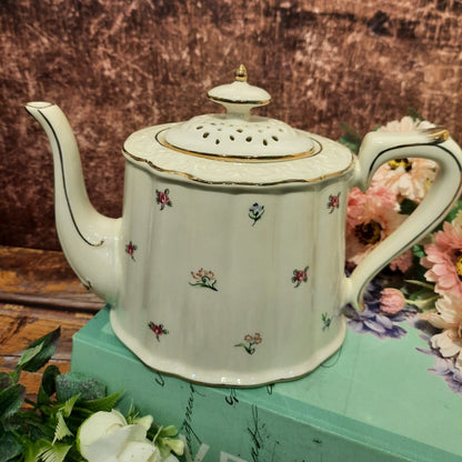 Porcelain Teapot with Scattered Flower