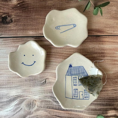 Handmade Tea Bag Rest with Smile Design - Ceramic